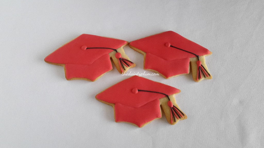 graduation cookies, diploma cookies, graduation cap cookies, graduation gown cookies, the tassel was worth the hassle, class of, diploma cookies,